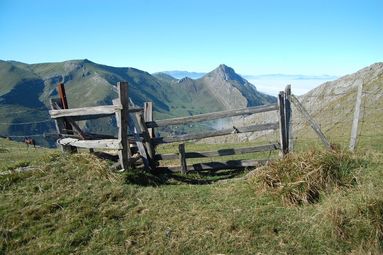 Sierra de Aizkorri · Gipuzkoa, en el recorrido del Camino Vasco del Interior
